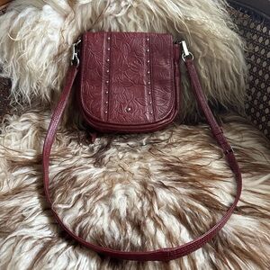 🌹 Gun Tote’n Mamas Tooled Leather Crossbody Bag - Dark Cherry